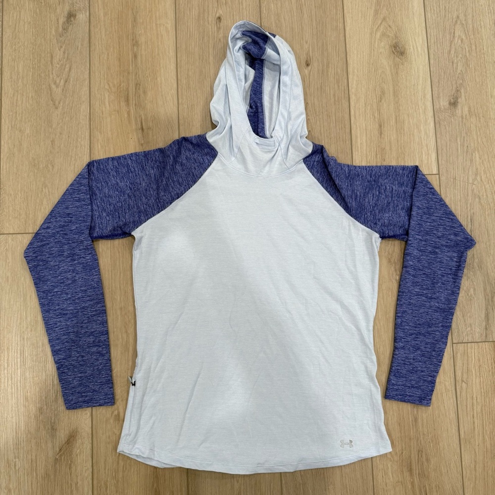 UNDER ARMOUR Women’s Dark and Light Blue HeatGear Hooded Long Sleeve Size L